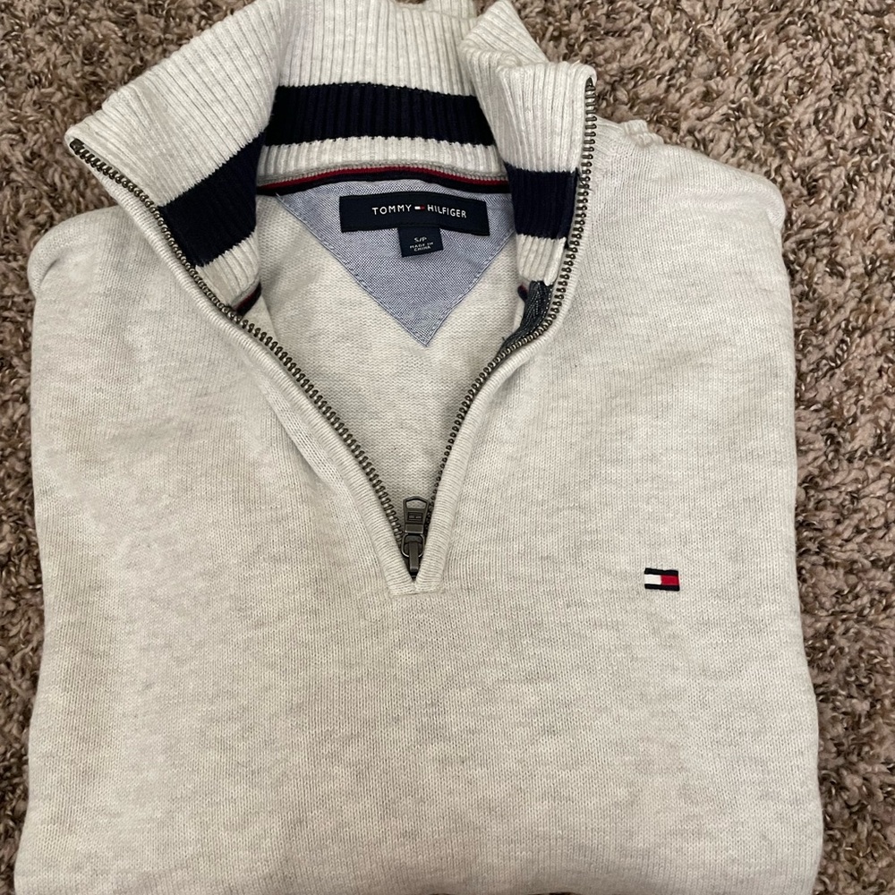 White sweater from Tommy Hilfiger - size S